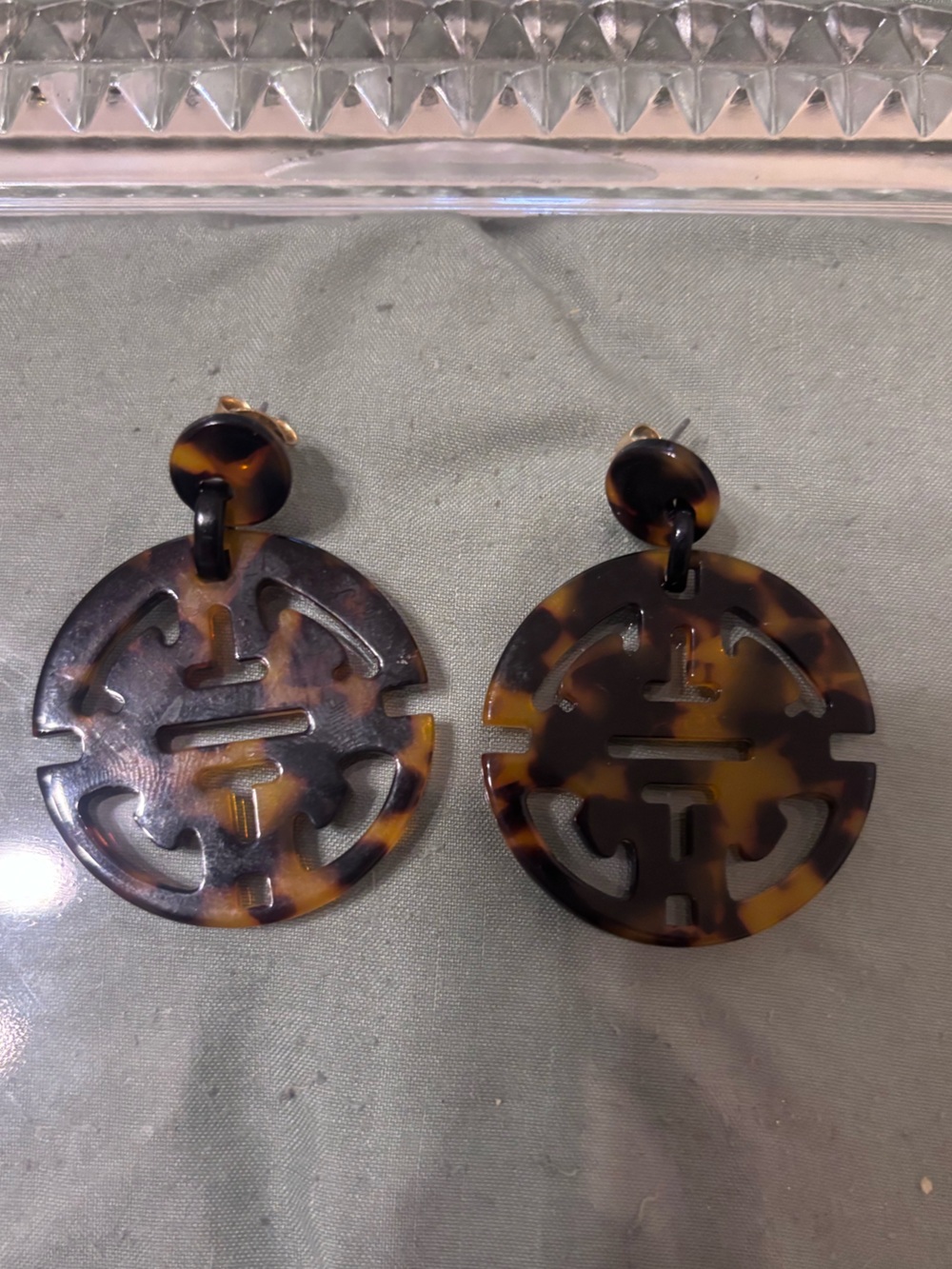 Tortoiseshell Round Logo Drop Earrings - Brown